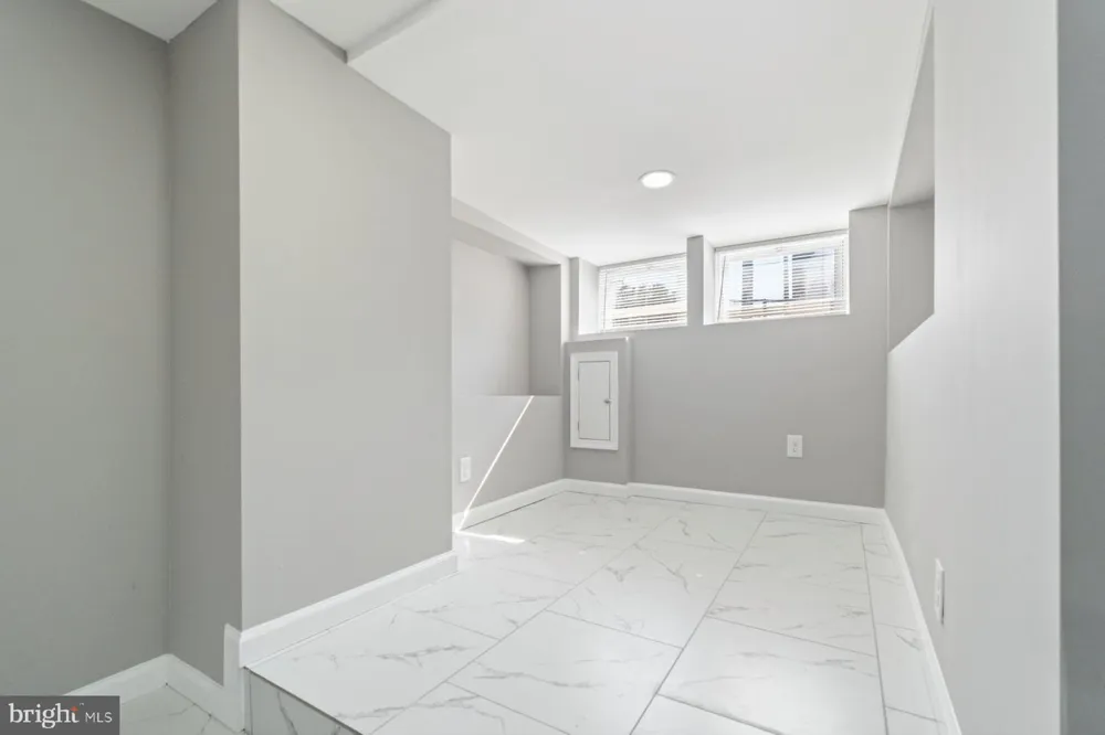 1122 BONAPARTE AVENUE Baltimore, MD 21218