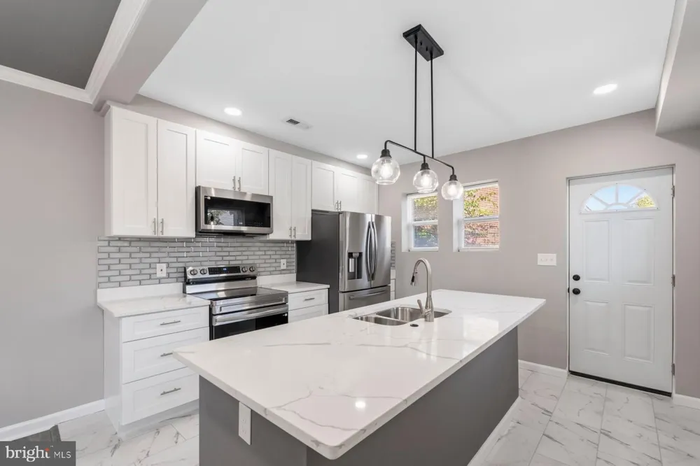 1122 BONAPARTE AVENUE Baltimore, MD 21218