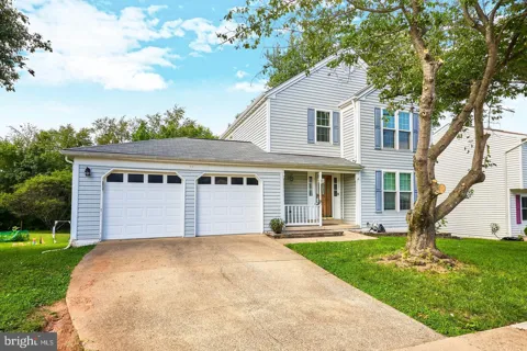 806 RUST DRIVE NE