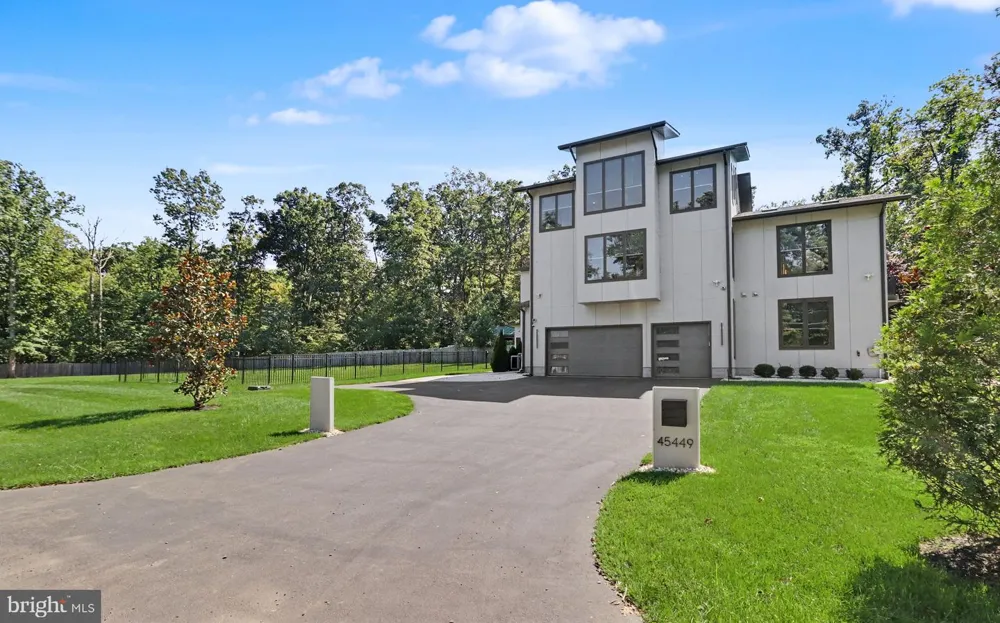 45449 PERSIMMON LANE Sterling, VA 20165