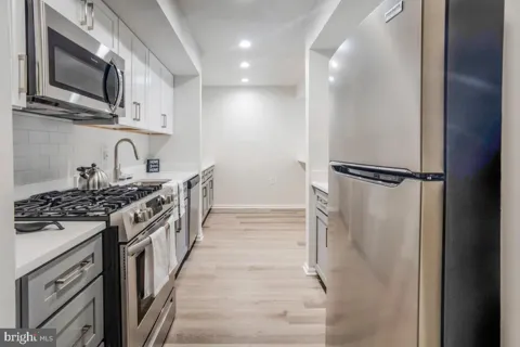 1699 YALE PLACE #413