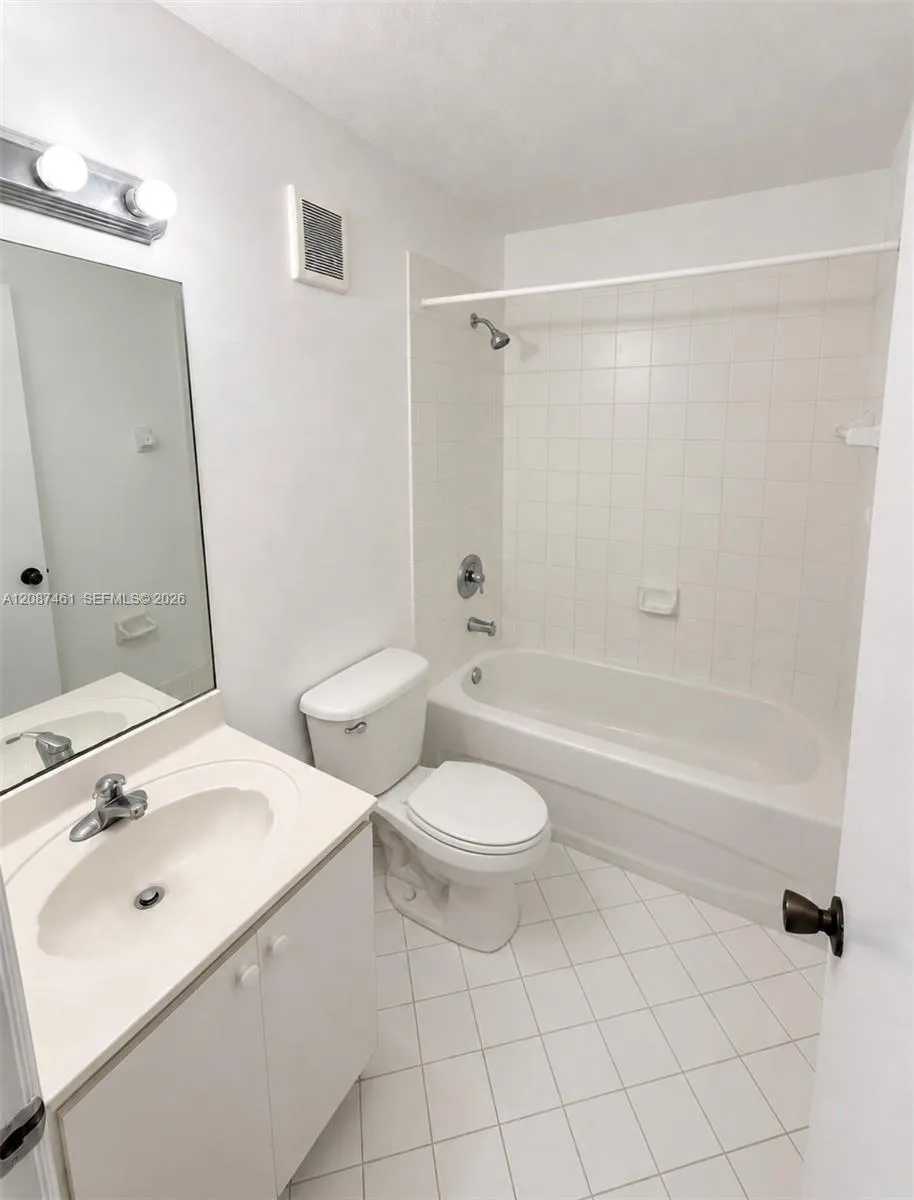 2650 SE 12th Pl #201 Homestead, FL 33035