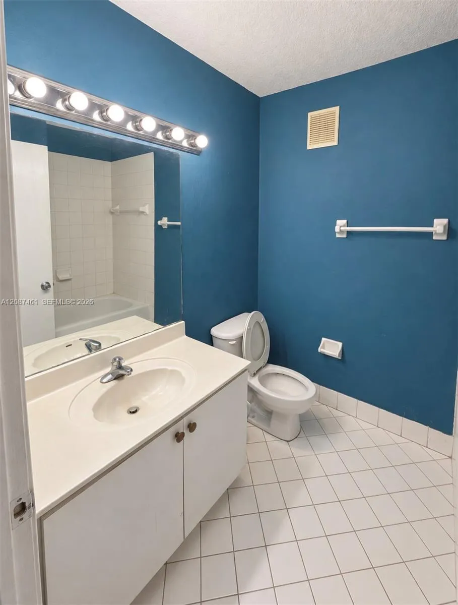 2650 SE 12th Pl #201 Homestead, FL 33035