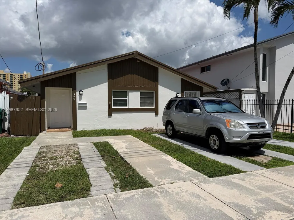 3405 SW 24th St Miami, FL 33145