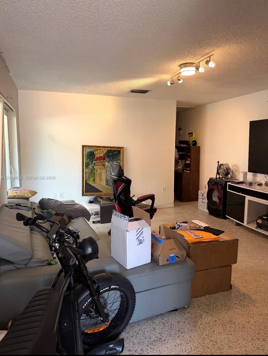 3405 SW 24th St Miami, FL 33145