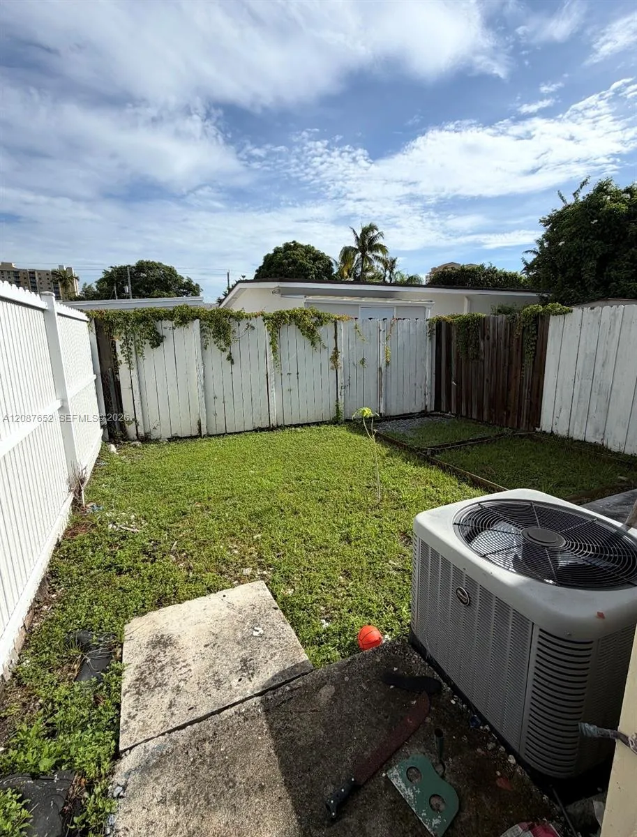 3405 SW 24th St Miami, FL 33145