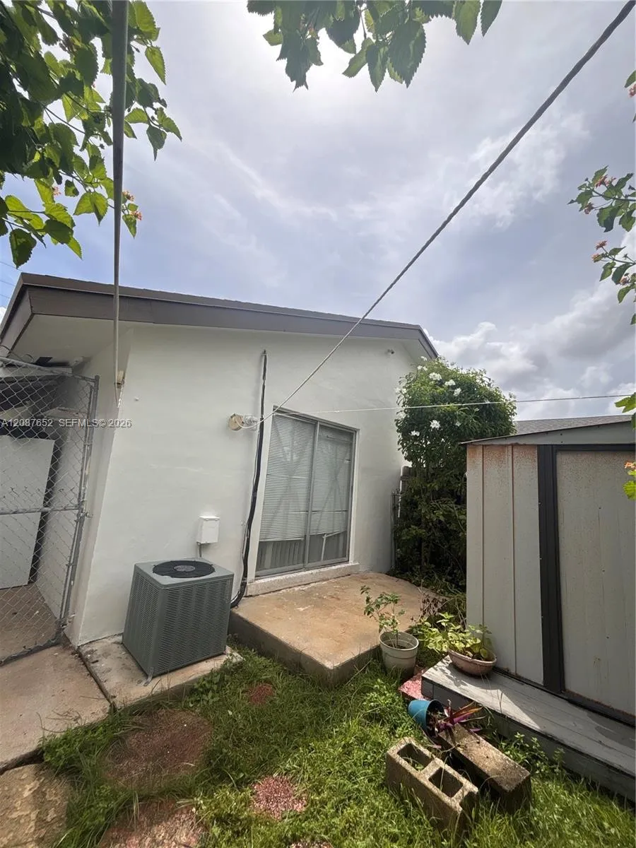 3405 SW 24th St Miami, FL 33145