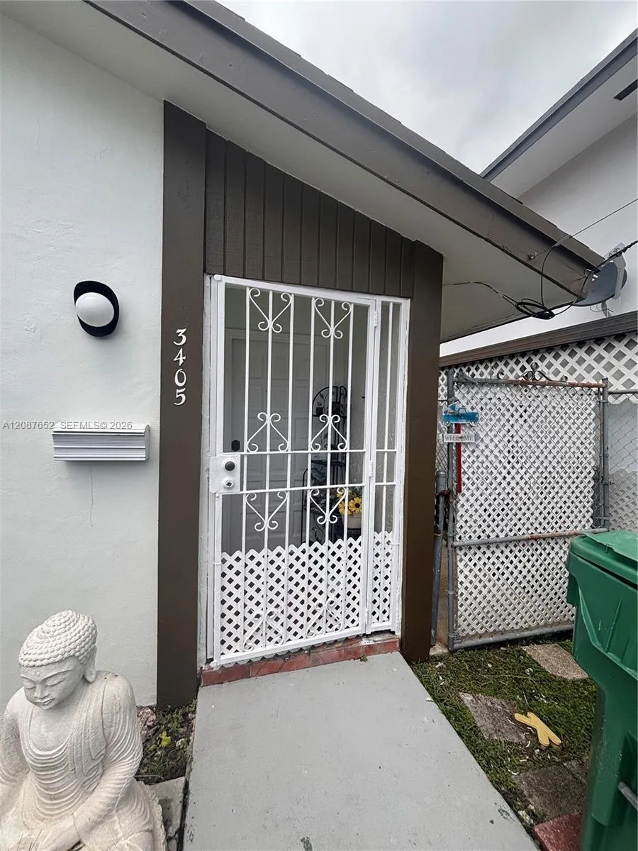 3405 SW 24th St Miami, FL 33145