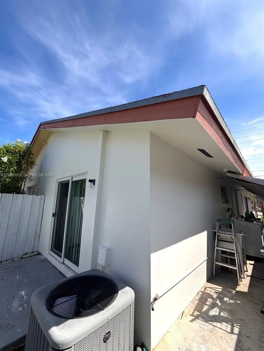 3405 SW 24th St Miami, FL 33145