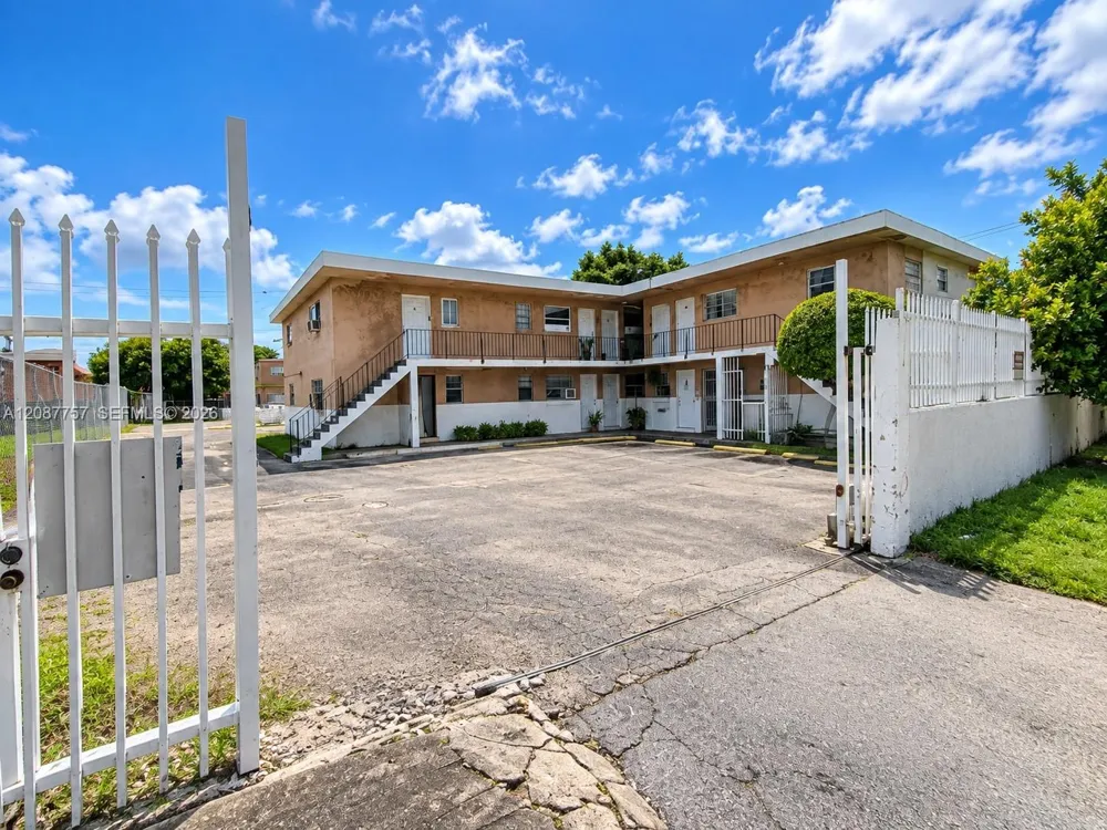 1880 NW 36th St Miami, FL 33142