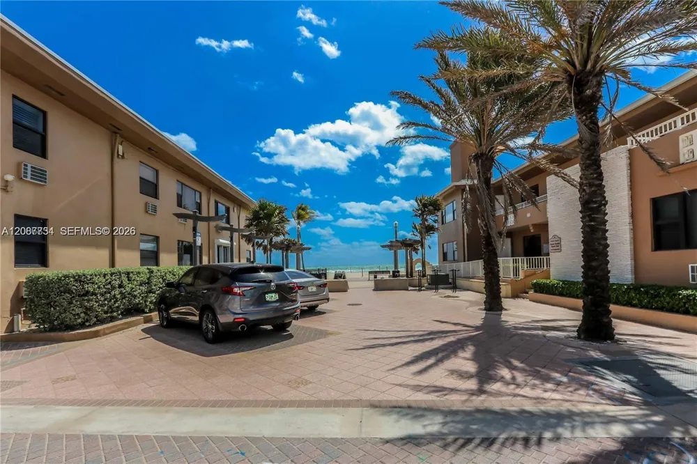 3300 Surf Rd #1A Hollywood, FL 33019