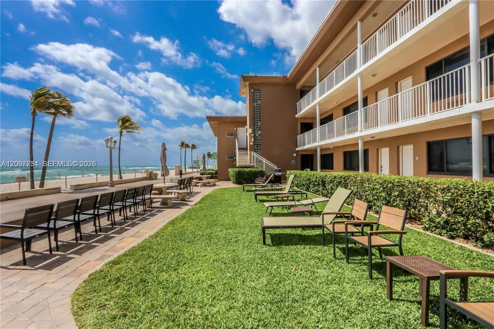 3300 Surf Rd #1A Hollywood, FL 33019