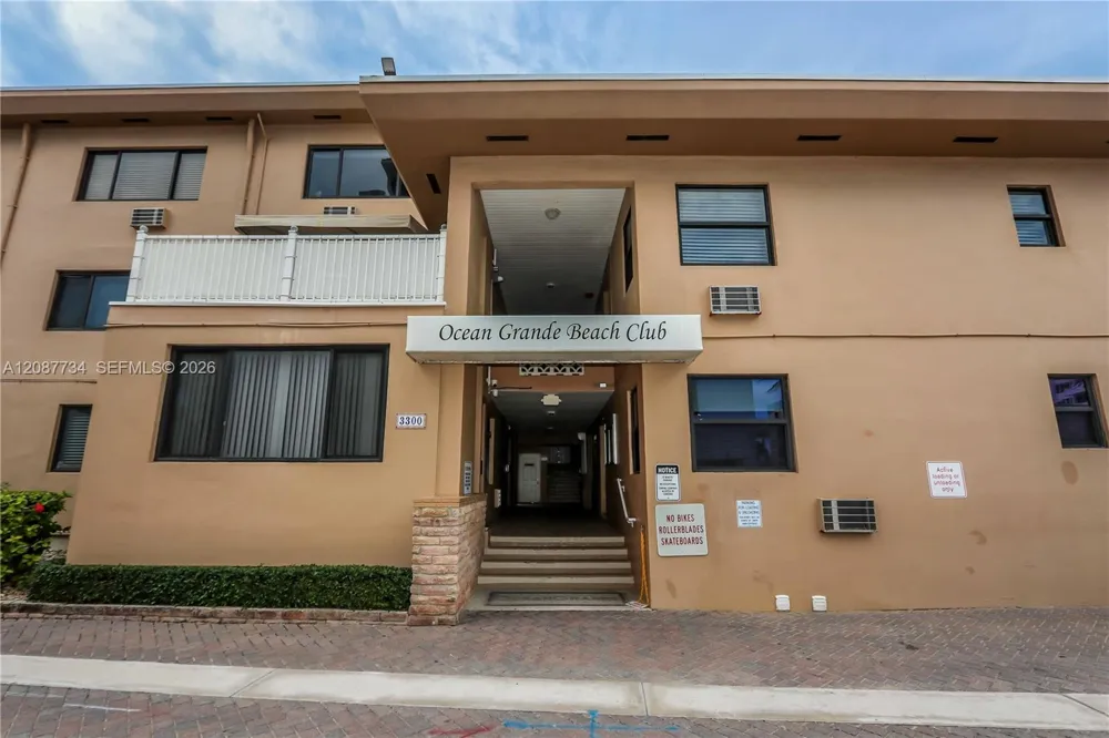 3300 Surf Rd #1A Hollywood, FL 33019