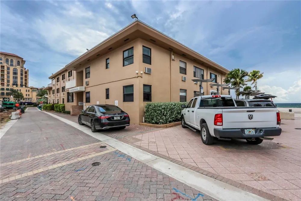 3300 Surf Rd #1A Hollywood, FL 33019