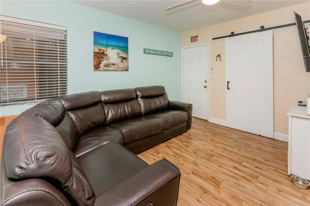 3300 Surf Rd #1A Hollywood, FL 33019