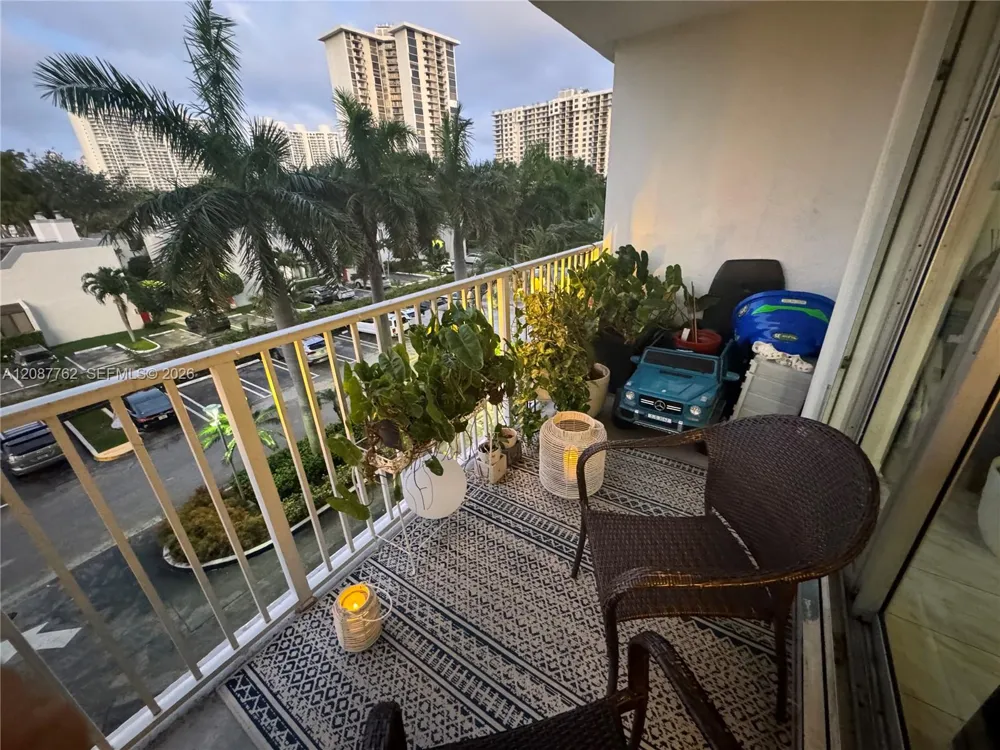 2851 NE 183rd St #303E Aventura, FL 33160