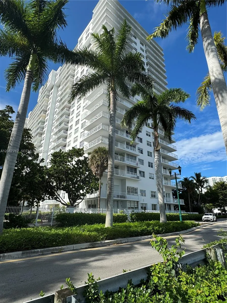 2851 NE 183rd St #303E Aventura, FL 33160