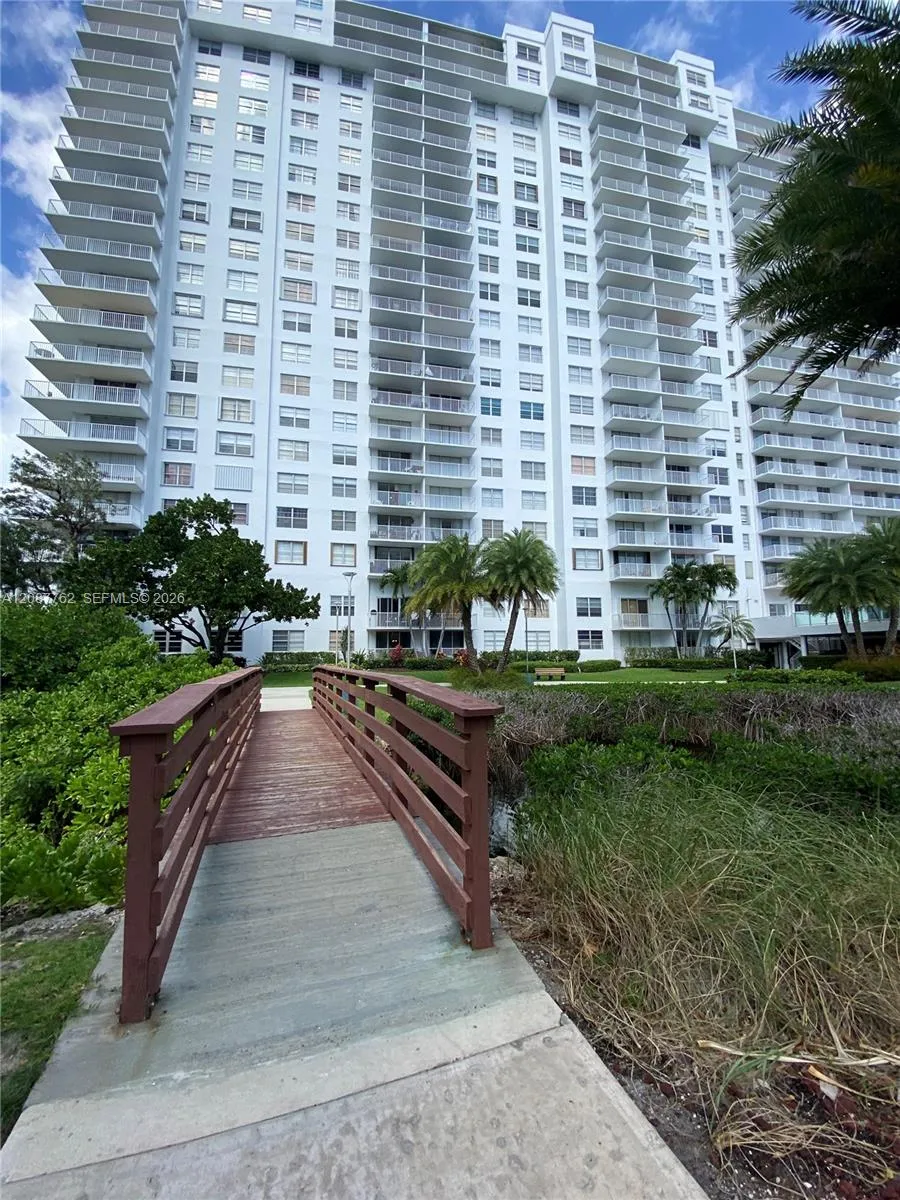 2851 NE 183rd St #303E Aventura, FL 33160