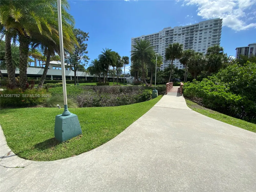 2851 NE 183rd St #303E Aventura, FL 33160