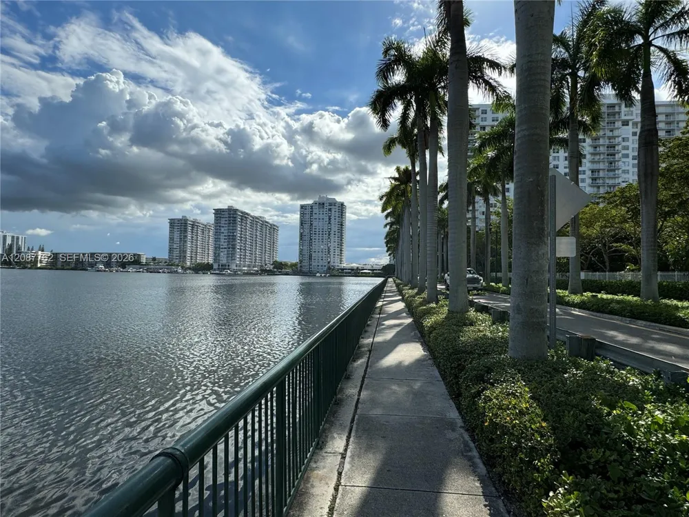 2851 NE 183rd St #303E Aventura, FL 33160