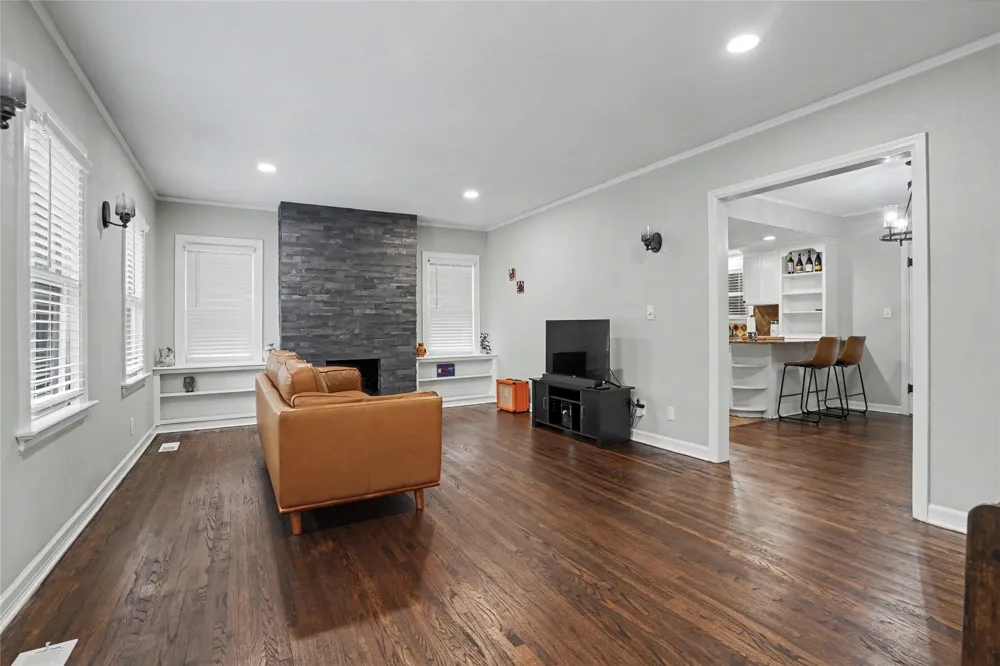 1323 S College Avenue Tulsa, OK 74104