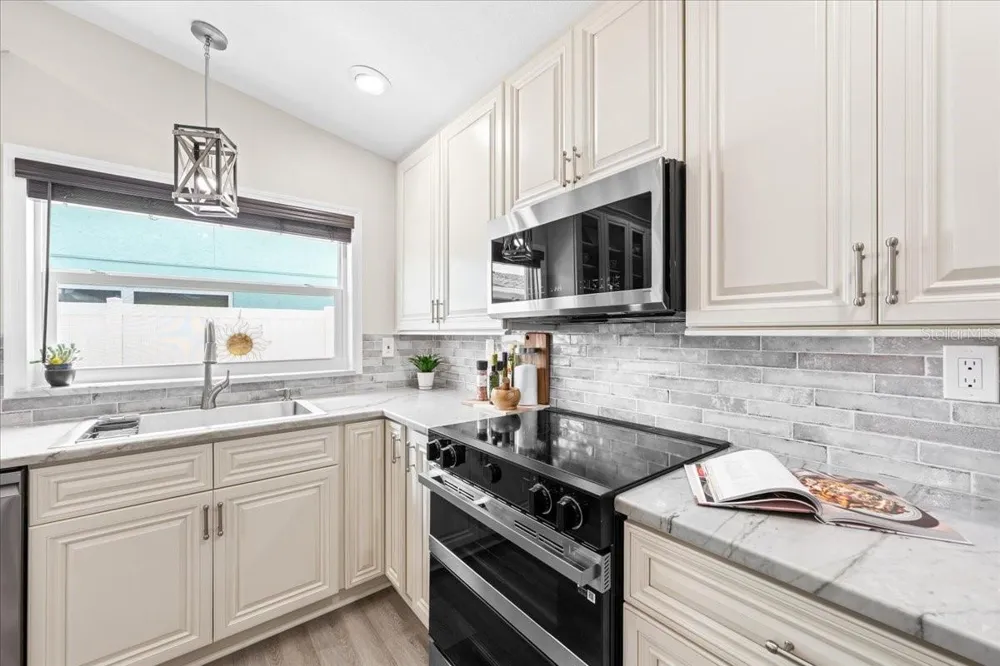 3537 SEAWAY DRIVE New Port Richey, FL 34652