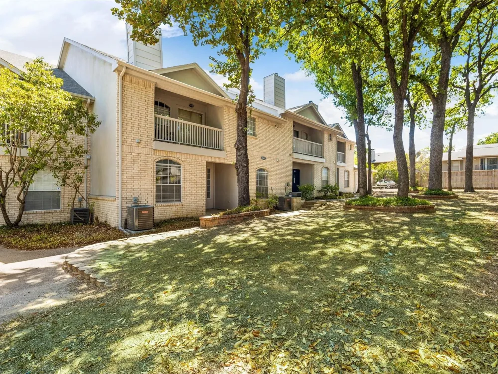 1501 Cedar Elm Drive #102 Euless, TX 76039