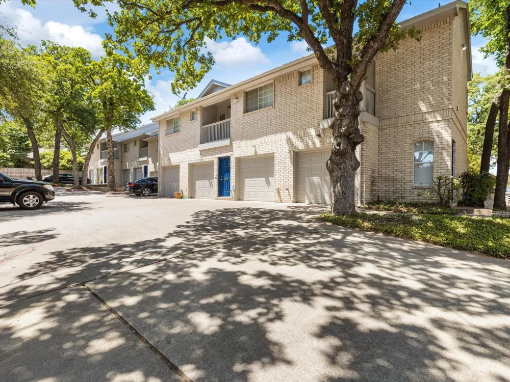 1501 Cedar Elm Drive #102 Euless, TX 76039