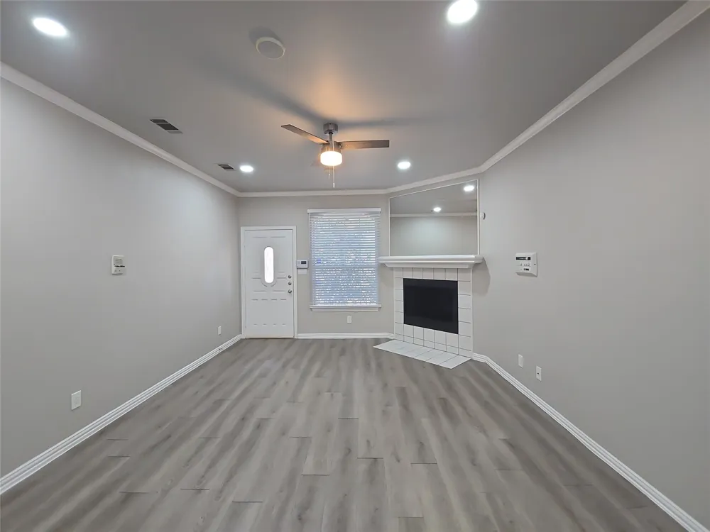 1501 Cedar Elm Drive #102 Euless, TX 76039