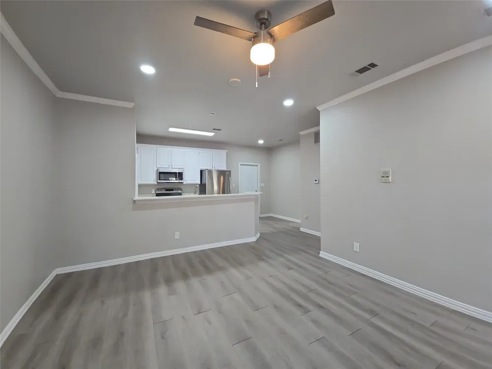 1501 Cedar Elm Drive #102 Euless, TX 76039