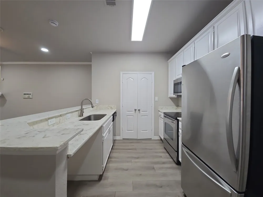 1501 Cedar Elm Drive #102 Euless, TX 76039