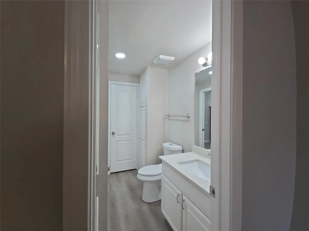 1501 Cedar Elm Drive #102 Euless, TX 76039