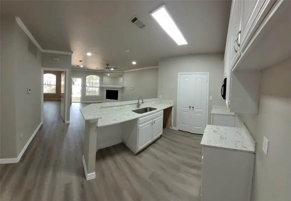 1501 Cedar Elm Drive #102 Euless, TX 76039