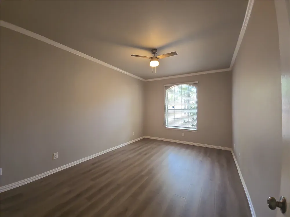 1501 Cedar Elm Drive #102 Euless, TX 76039