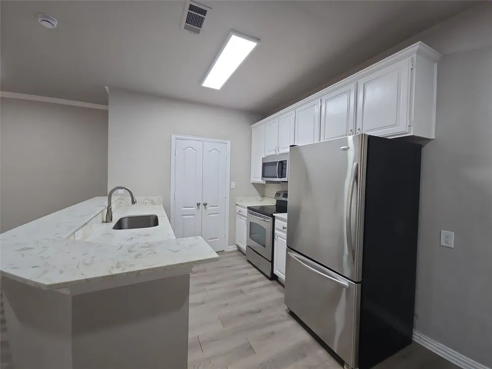1501 Cedar Elm Drive #102 Euless, TX 76039