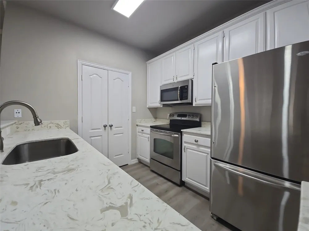 1501 Cedar Elm Drive #102 Euless, TX 76039