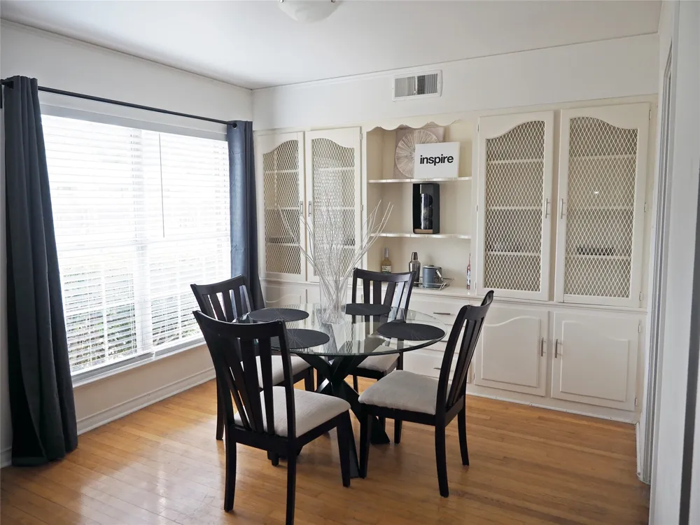 1135 Holly Glen Circle Dallas, TX 75232