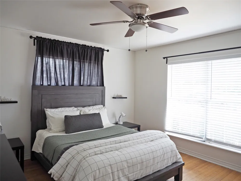 1135 Holly Glen Circle Dallas, TX 75232