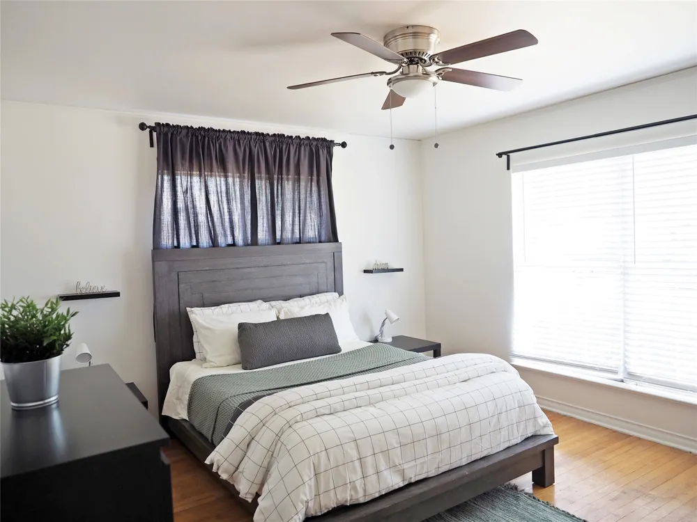 1135 Holly Glen Circle Dallas, TX 75232