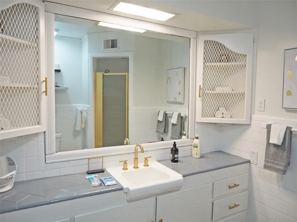 1135 Holly Glen Circle Dallas, TX 75232