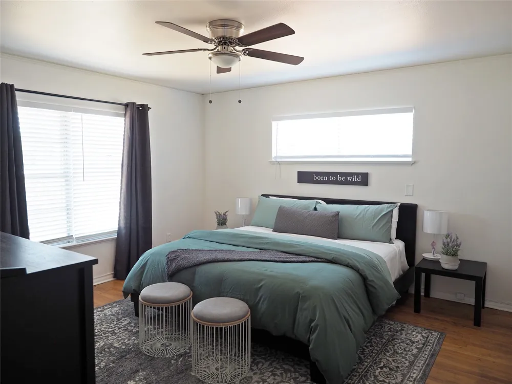 1135 Holly Glen Circle Dallas, TX 75232