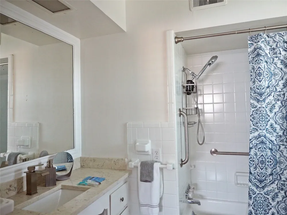 1135 Holly Glen Circle Dallas, TX 75232