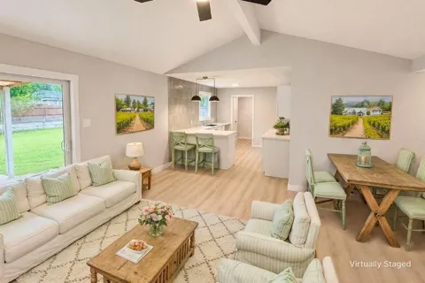 1221 Greenway Drive