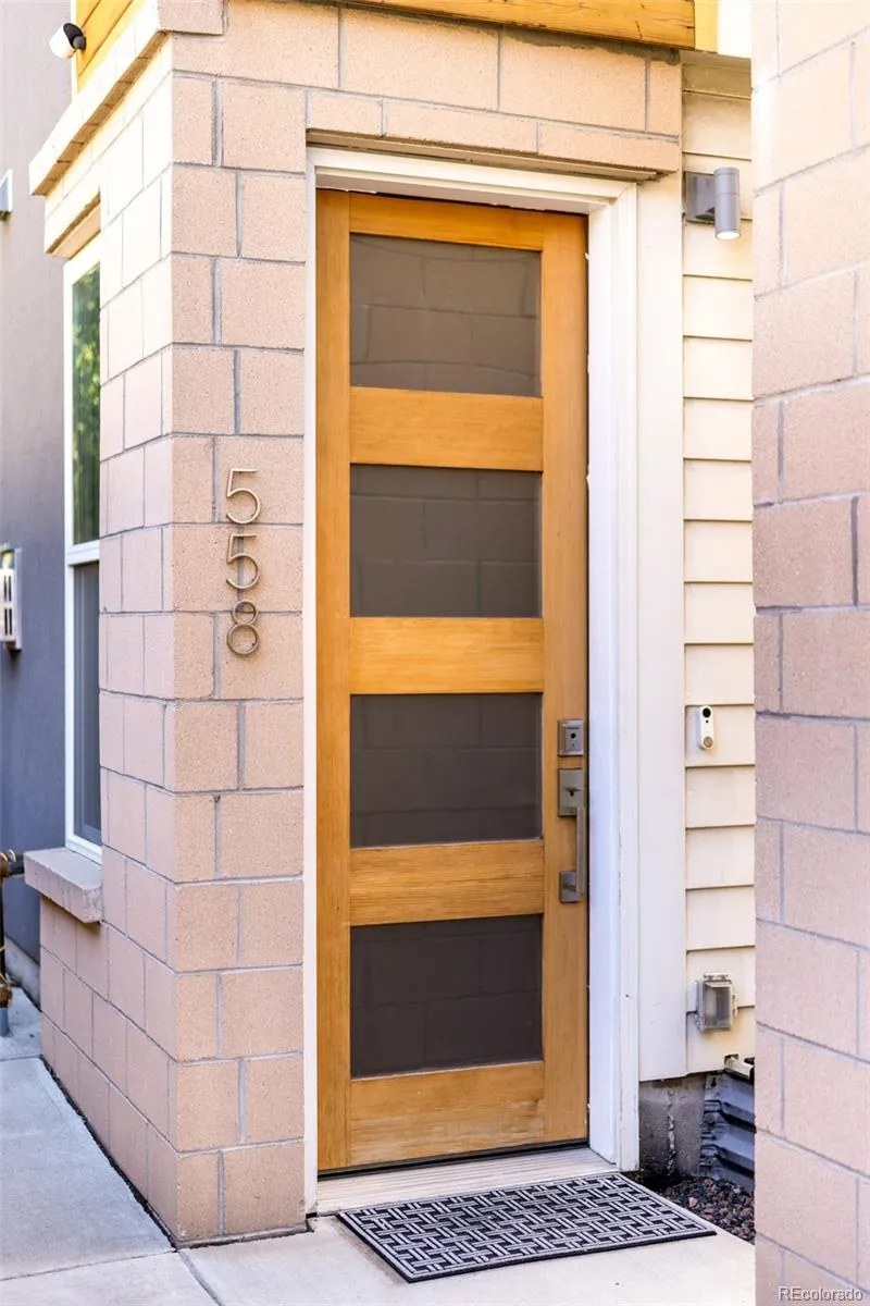 558 Madison Street Denver, CO 80206