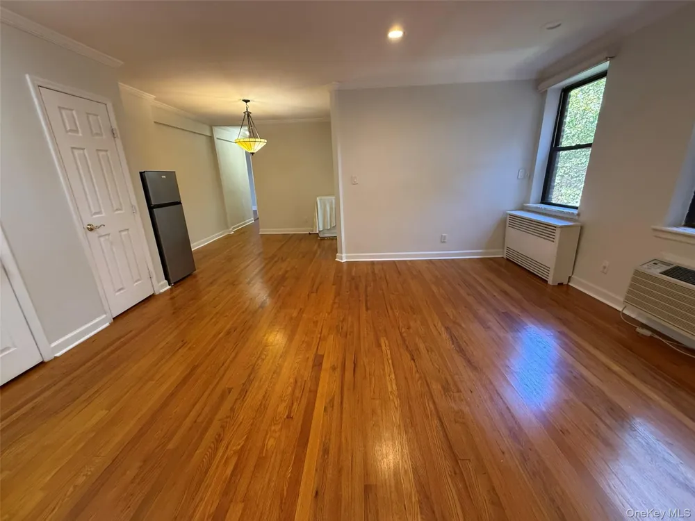 215-19 48th Avenue #2C Oakland Gardens, NY 11364