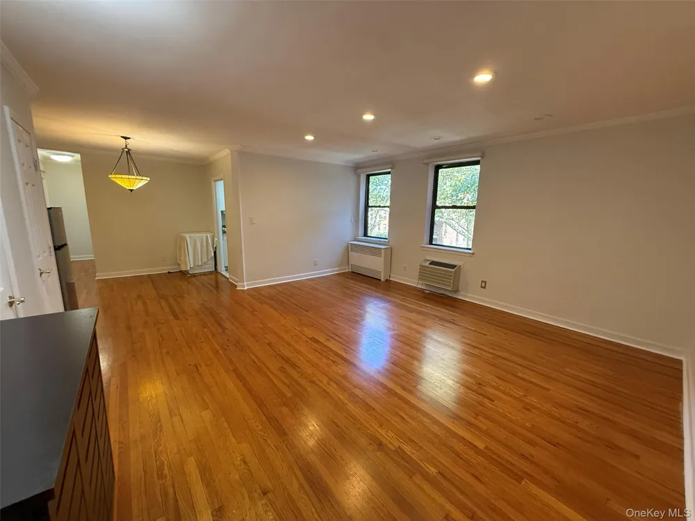 215-19 48th Avenue #2C Oakland Gardens, NY 11364