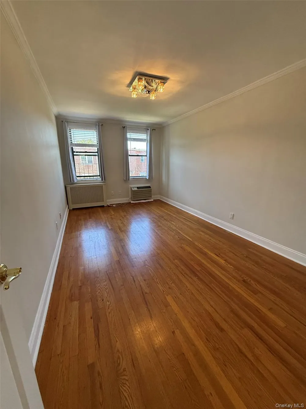 215-19 48th Avenue #2C Oakland Gardens, NY 11364