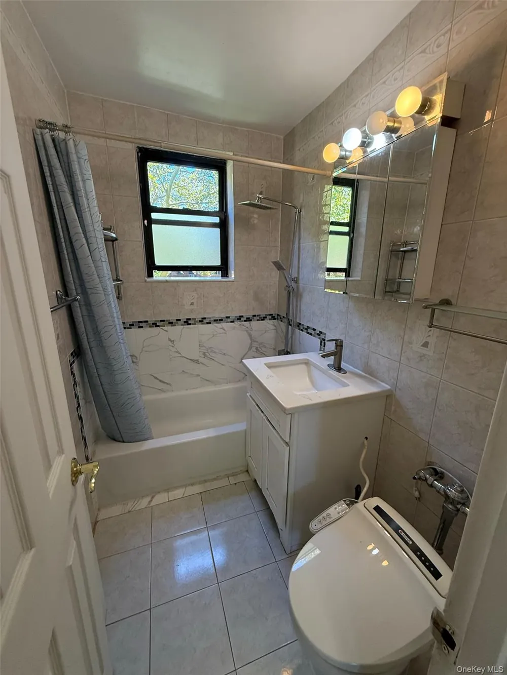 215-19 48th Avenue #2C Oakland Gardens, NY 11364