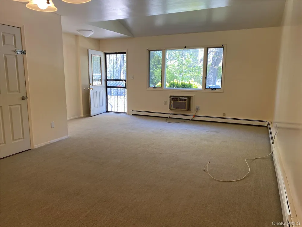 231-24 Lansing Avenue Springfield Gardens, NY 11413