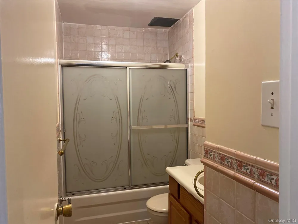 231-24 Lansing Avenue Springfield Gardens, NY 11413